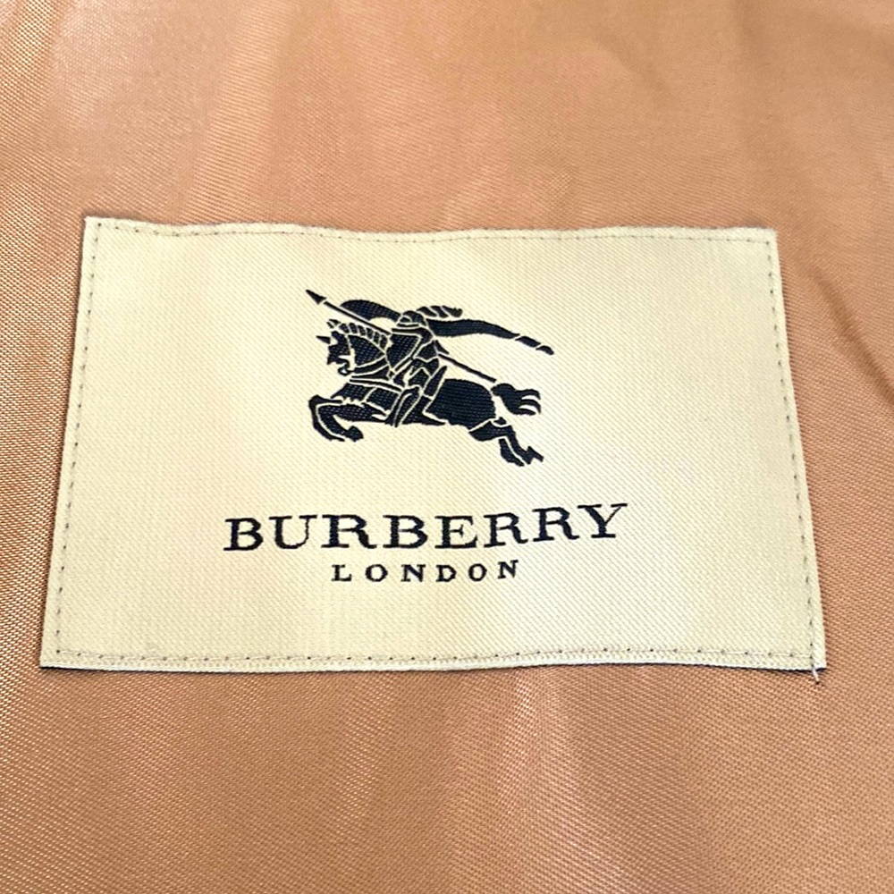 Burberry trench coat like new